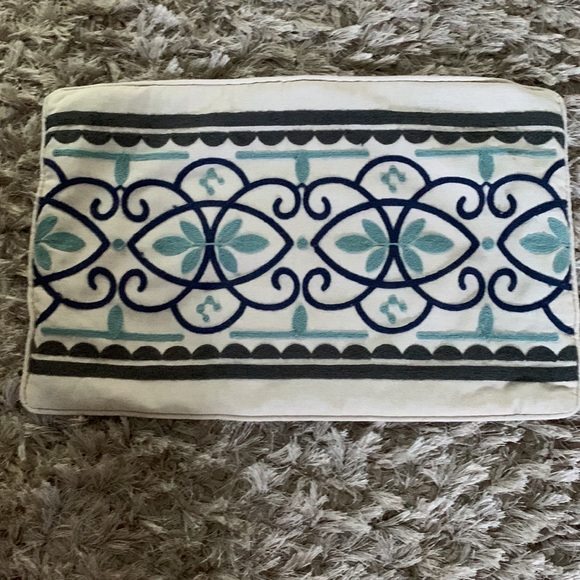 Pillow cover - Picture 2 of 4